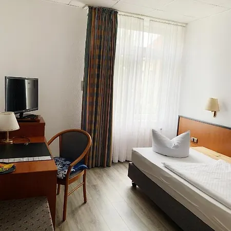 מלון Hotel Birkenwerder 3*