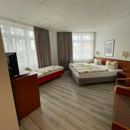 Hotel Birkenwerder מלון 3*