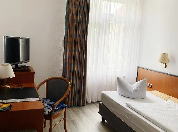 فندق Hotel Birkenwerder 3*