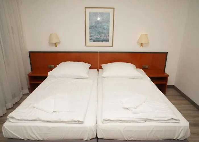 Hotel Birkenwerder فندق Birkenwerder